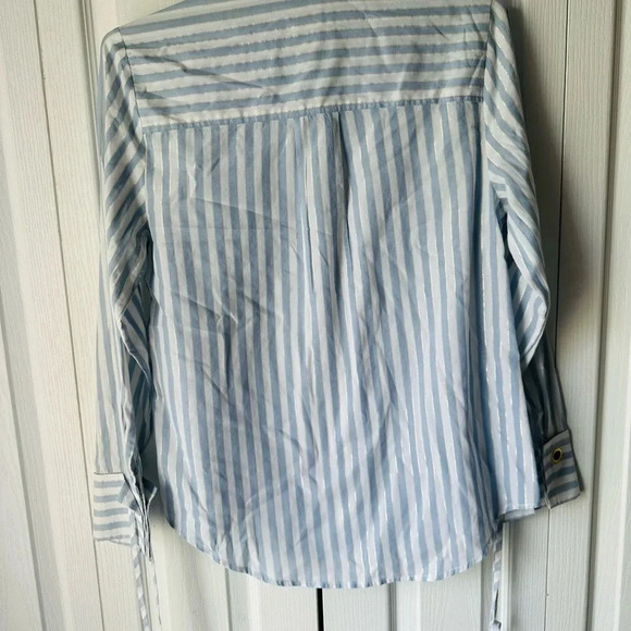 Michael Kors Button Front Collared Shirt Pale Chambray Stripes w/ GOLD METALLIC - Picture 5 of 6